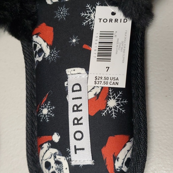 ❤️NWT VINTAGE TORRID CHRISTMAS SLIPPER - SKULL SANTA HAT HOLIDAY FAUX FUR - 7 WW - Picture 7 of 10
